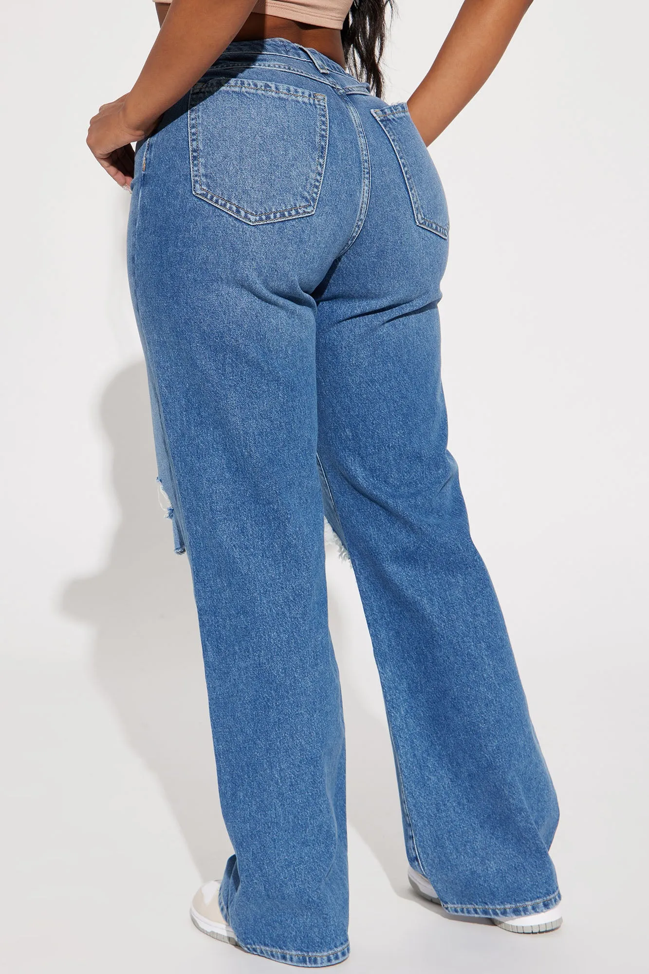 Best In Class Ripped Straight Leg Jeans - Medium Wash